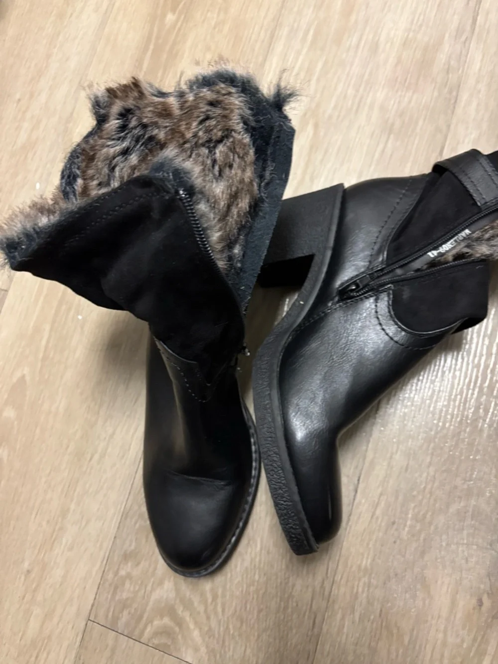 Black Faux-Fur Ankle‎ Winter Boots for Women